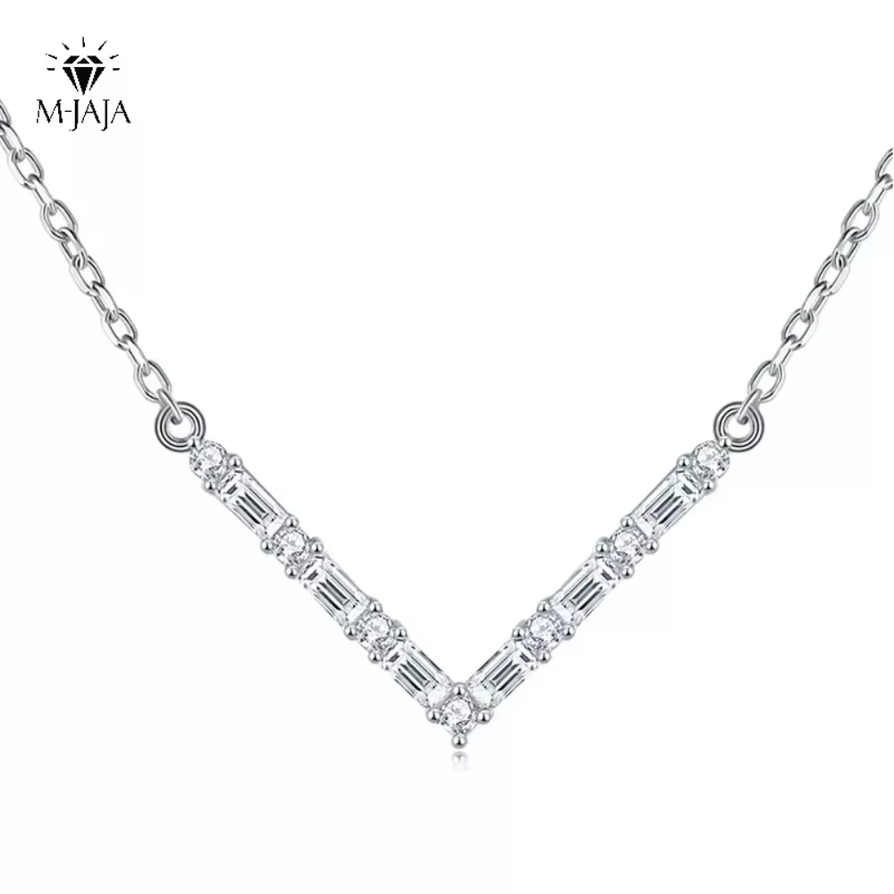 Collier pendentif en forme de V Moissanite, chaîne en argent Sterling 925 VVS1 3EX, diamant rectangulaire, bijoux de luxe, cadeau pour elle, M-JAJA