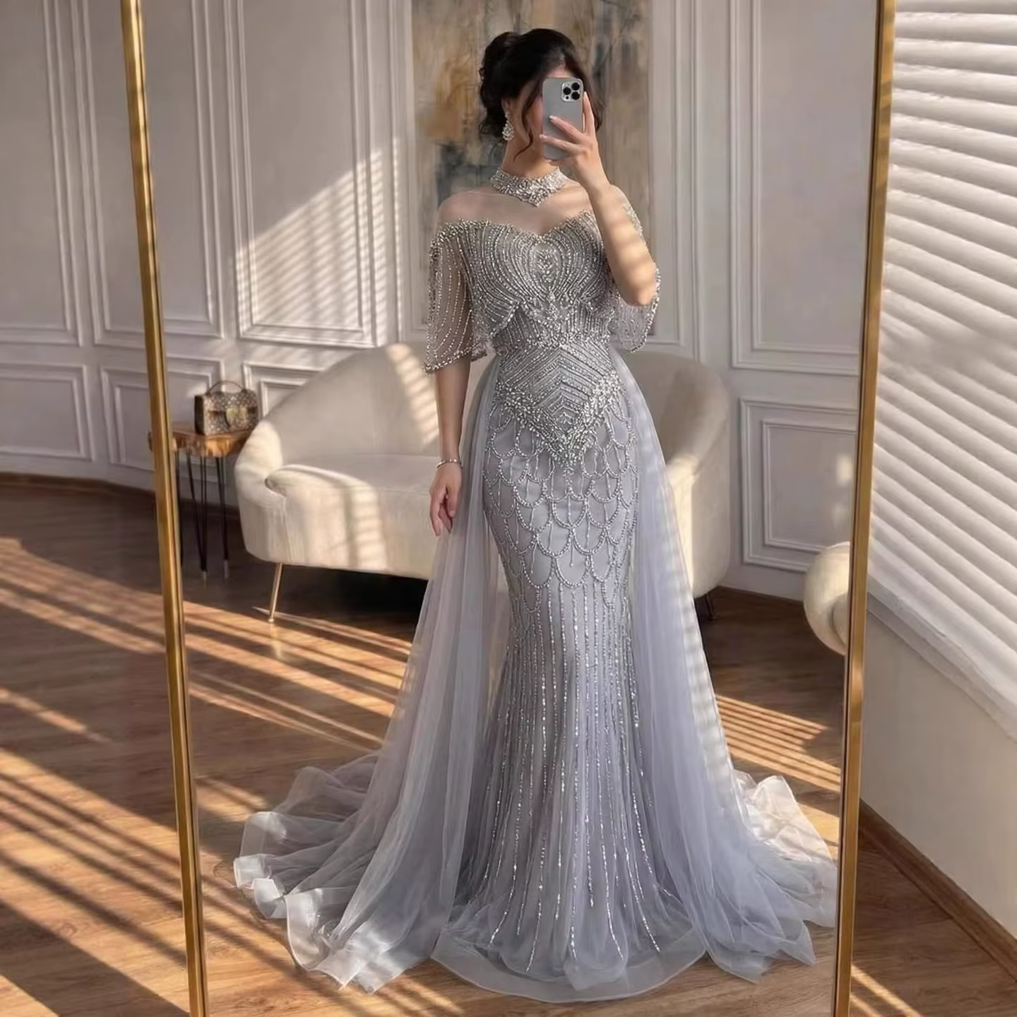 Robe de soirée de luxe grise avec perles