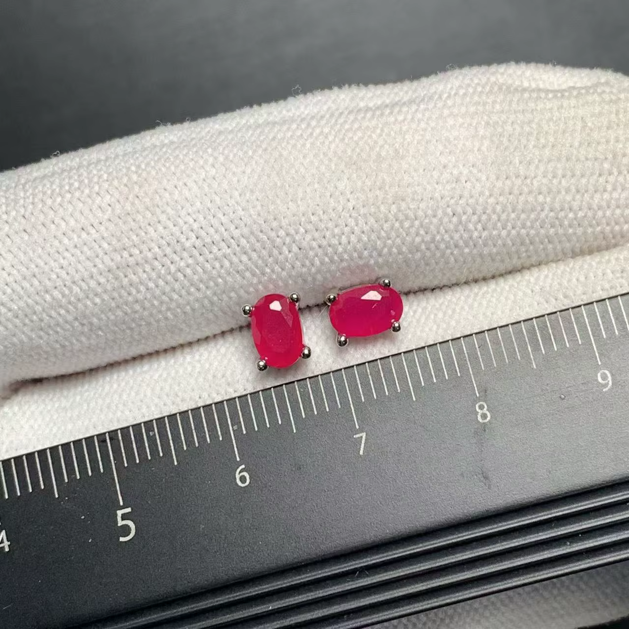 Boucles d'oreilles ovales en rubis naturel pour femmes