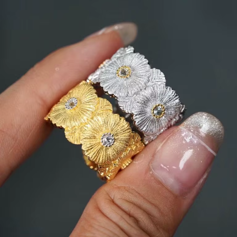 Bague en argent bicolore style toile brossée faite à la main