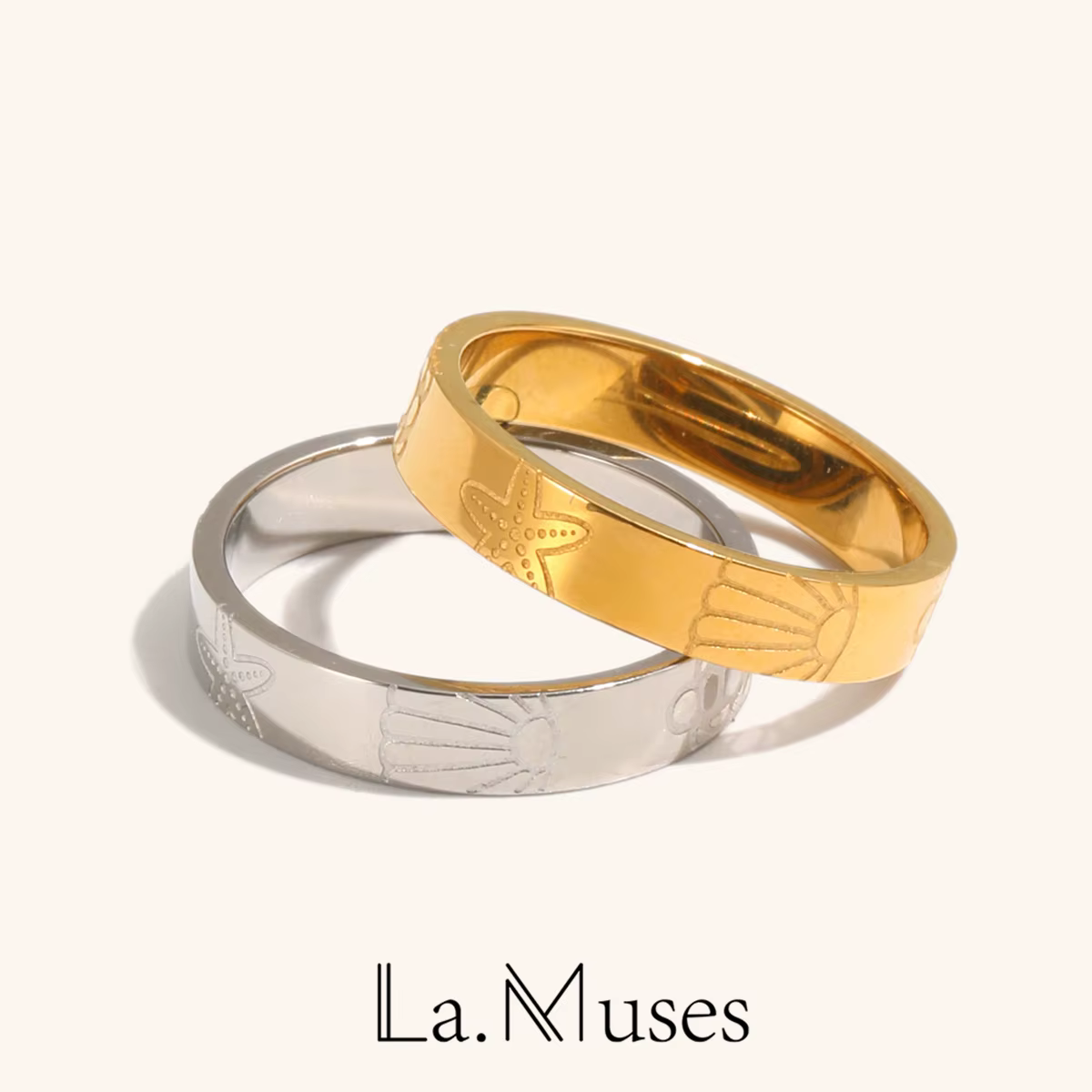 La. Bague pour femme en acier inoxydable Muses Minimally Carved Marine Life