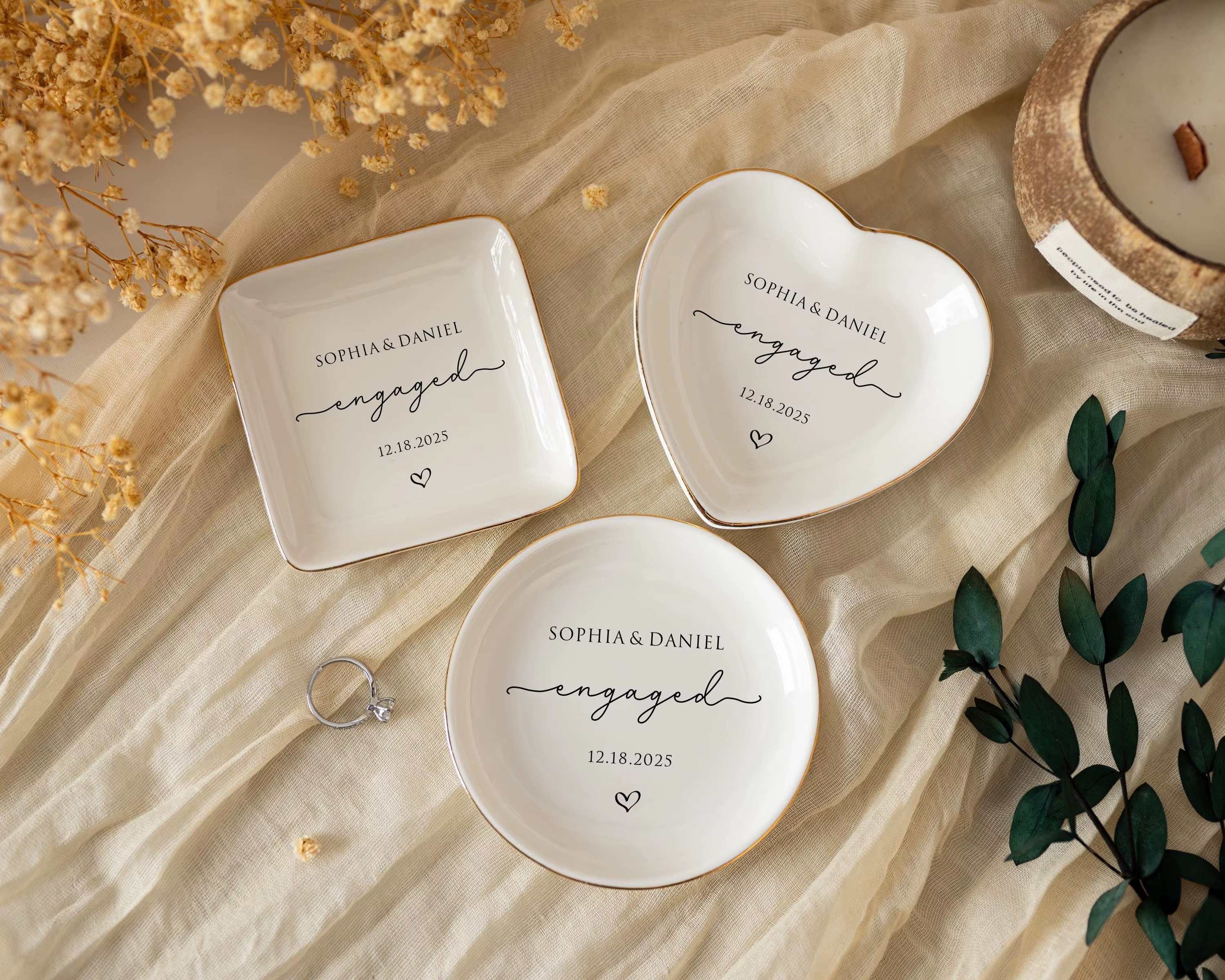 Plateau à bague personnalisé, plateau à bague pour fiançailles, cadeau de fête prénuptiale, cadeau de fiançailles personnalisé pour la mariée, cadeaux de mariage pour couple