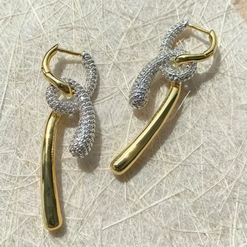 2025 nouveau Top qualité or argent diamant cristal noué concepteur luxe boucles d'oreilles femme Europe mode bijoux cadeaux de vacances