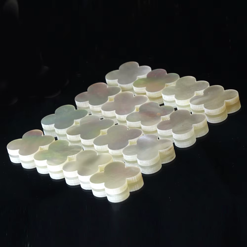 Perles de trèfle en forme de nacre