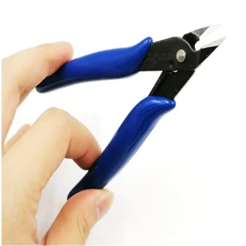 Pince à bijoux pour la fabrication de bijoux DIY
