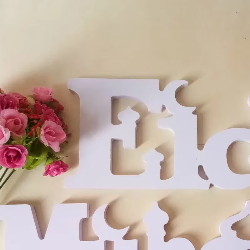 Ornements en bois blancs EID Mubarak