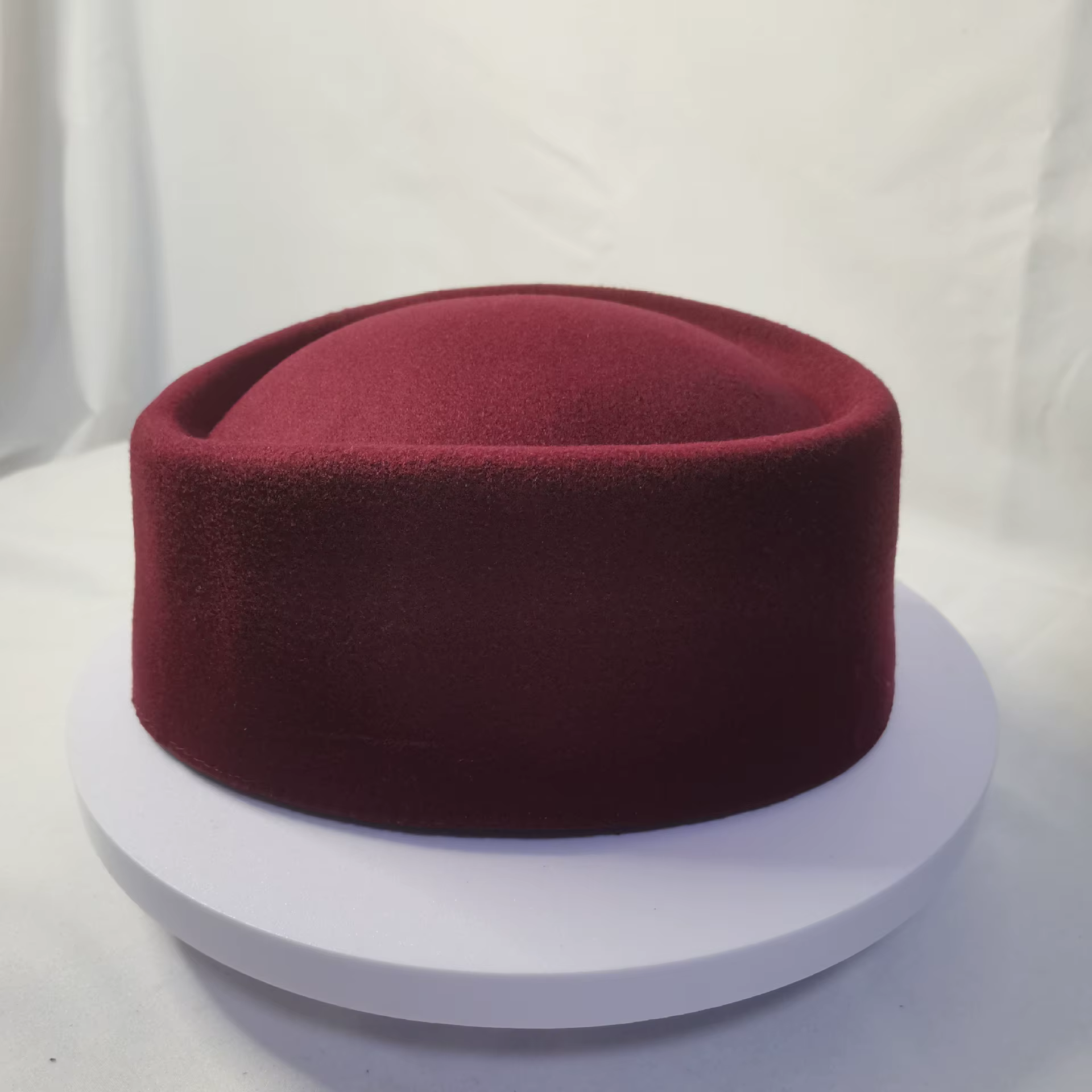 Chapeau d'hôtesse de mode pour femmes