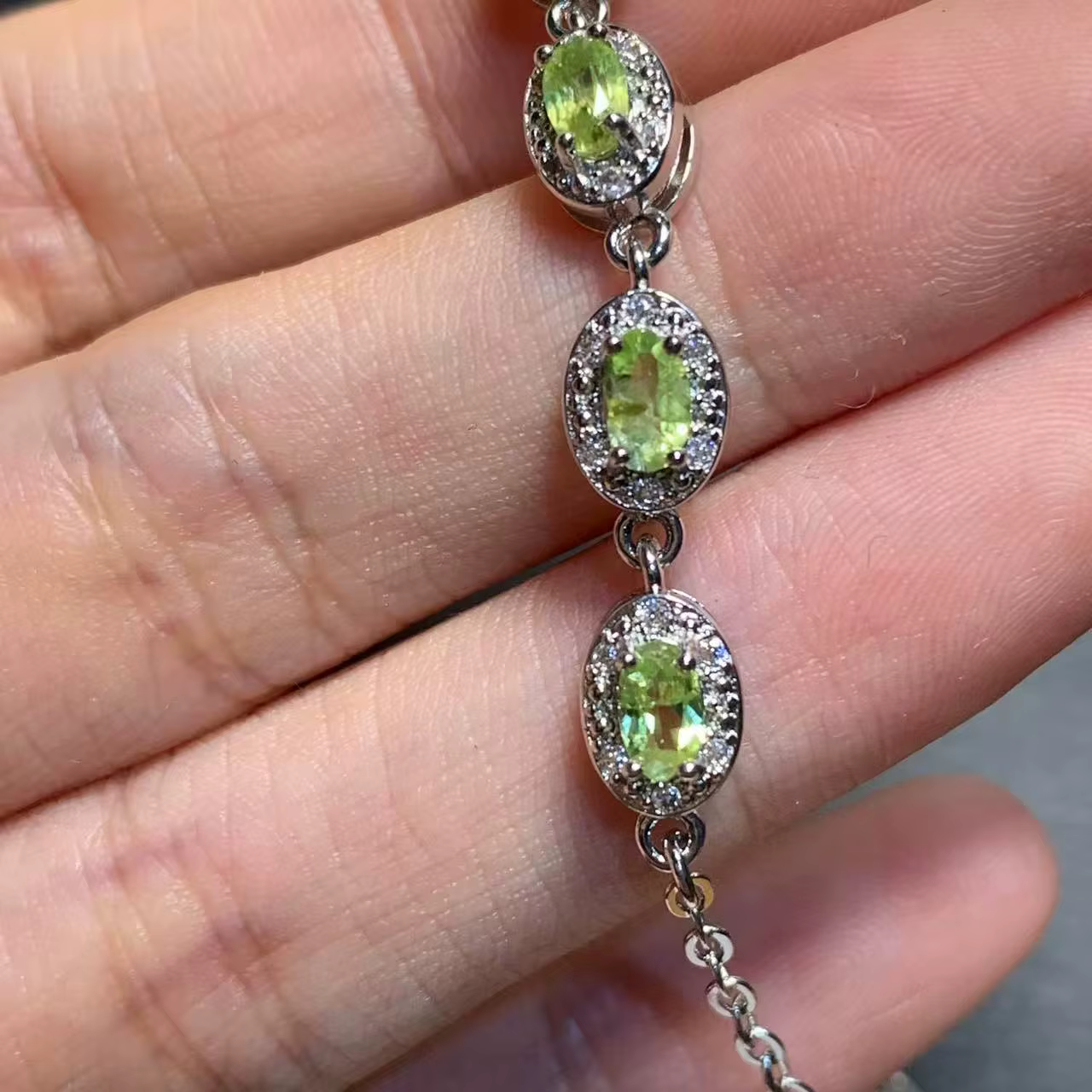Bracelets en péridot naturel pour femmes