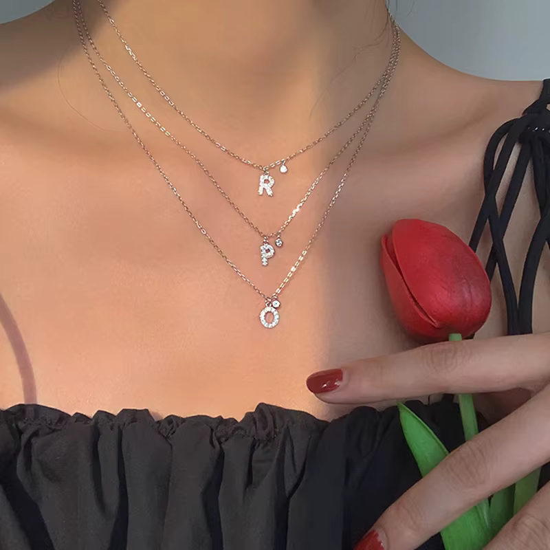 Collier avec lettres en argent Sterling 925