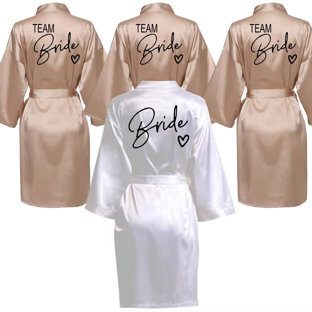 Robe de mariée d'équipe de fête de mariage avec lettres noires