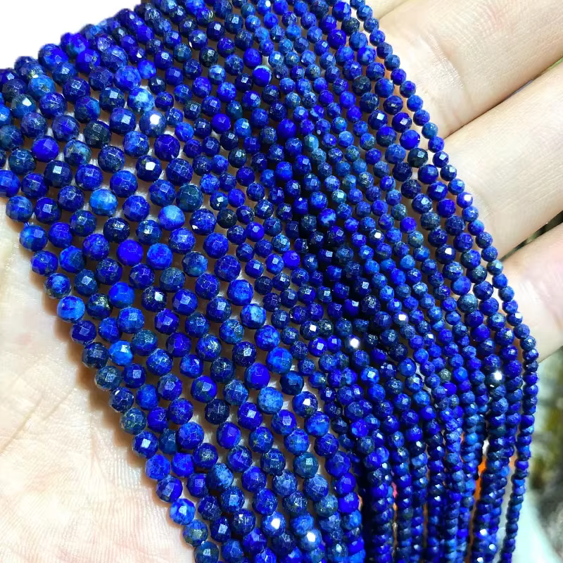 Pierre précieuse 100% naturelle Lapis Lazuli
