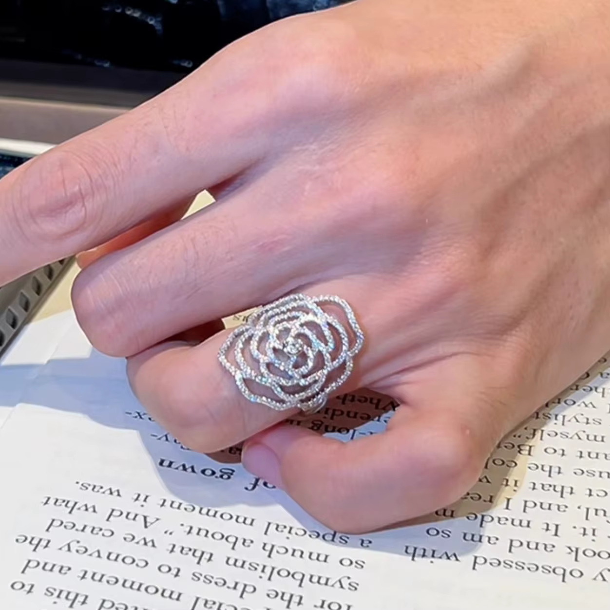 Bagues classiques romantiques ajourées en diamant Rose pour femmes