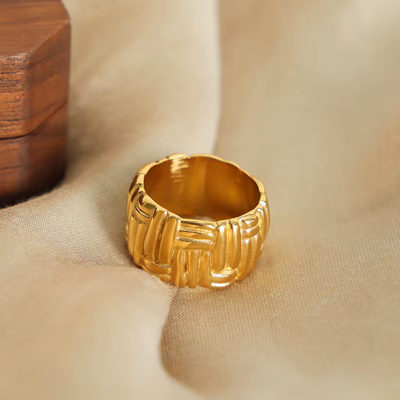 Bague ronde en acier inoxydable pour femme