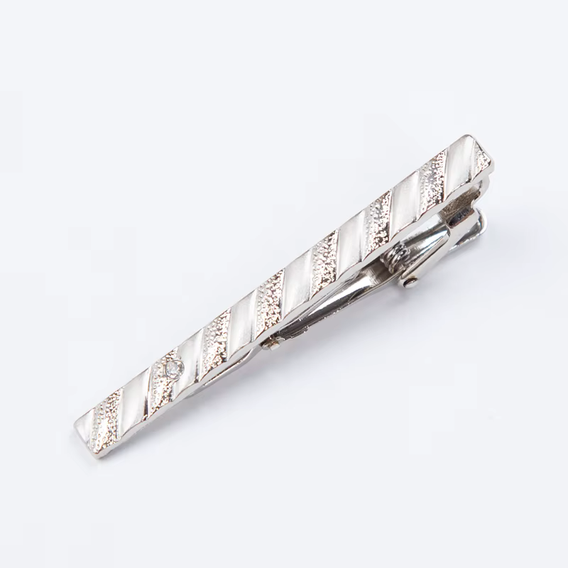 Pince à cravate en métal couleur argent pour hommes, pour cadeaux de mariage, fermoir à cravate, barre de cravate en cristal, épingle à cravate pour accessoires pour hommes