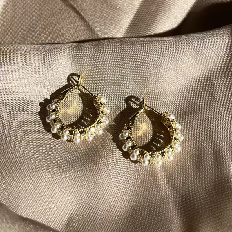 Boucles d'oreilles à la mode en perles et zircone pour femmes