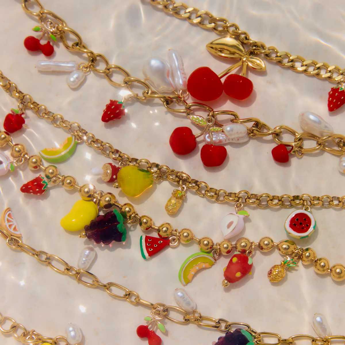 Zora – collier avec pendentif multi-charme pour femmes