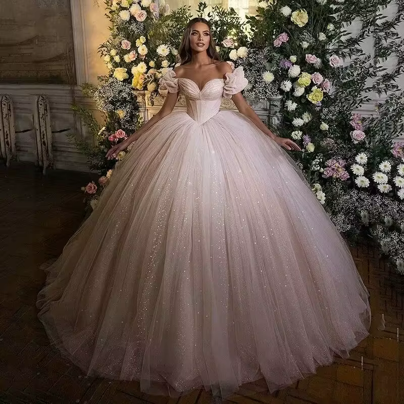 Robe de mariée palais à épaules dénudées
