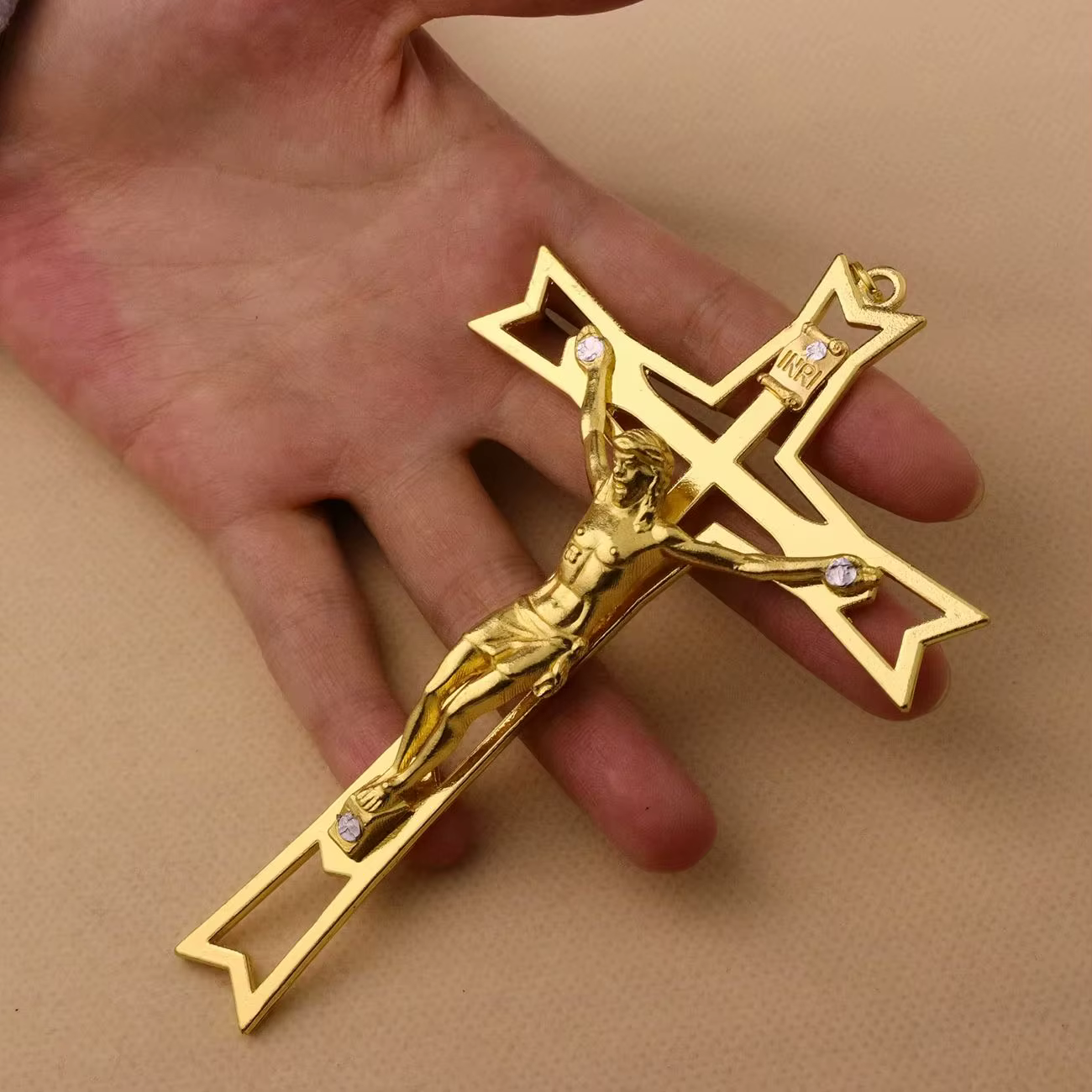 Pendentif croix de jésus Crucifix
