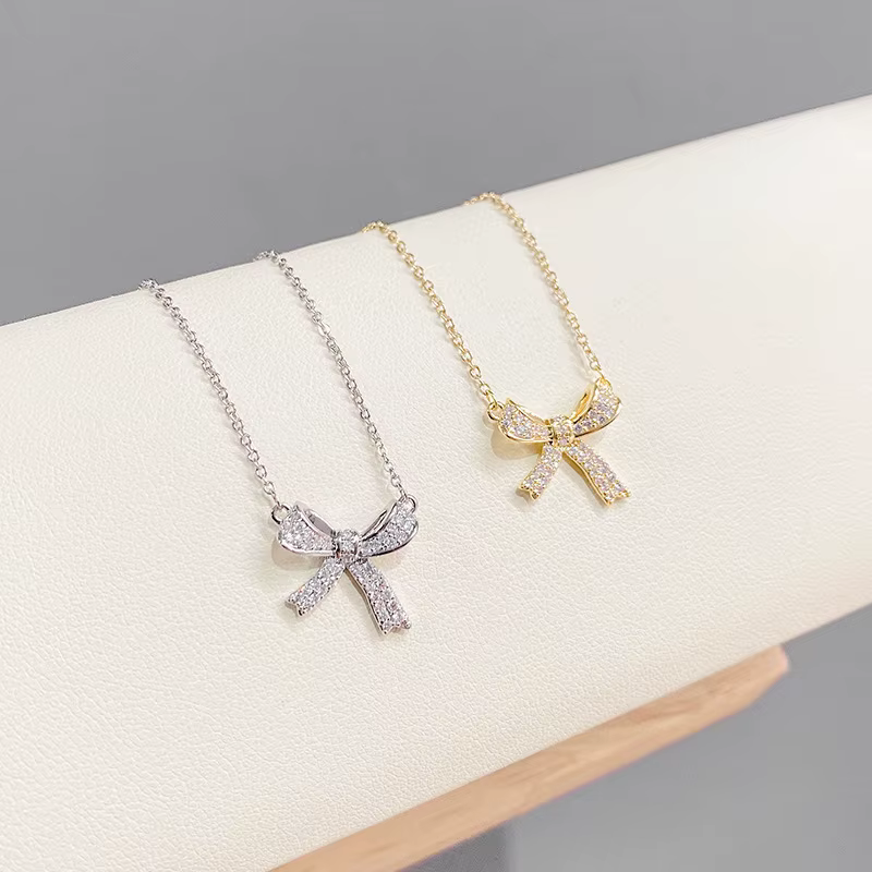 Nouveau collier en argent sterling 925 avec un pendentif géométrique charmant - Le cadeau d'anniversaire parfait pour