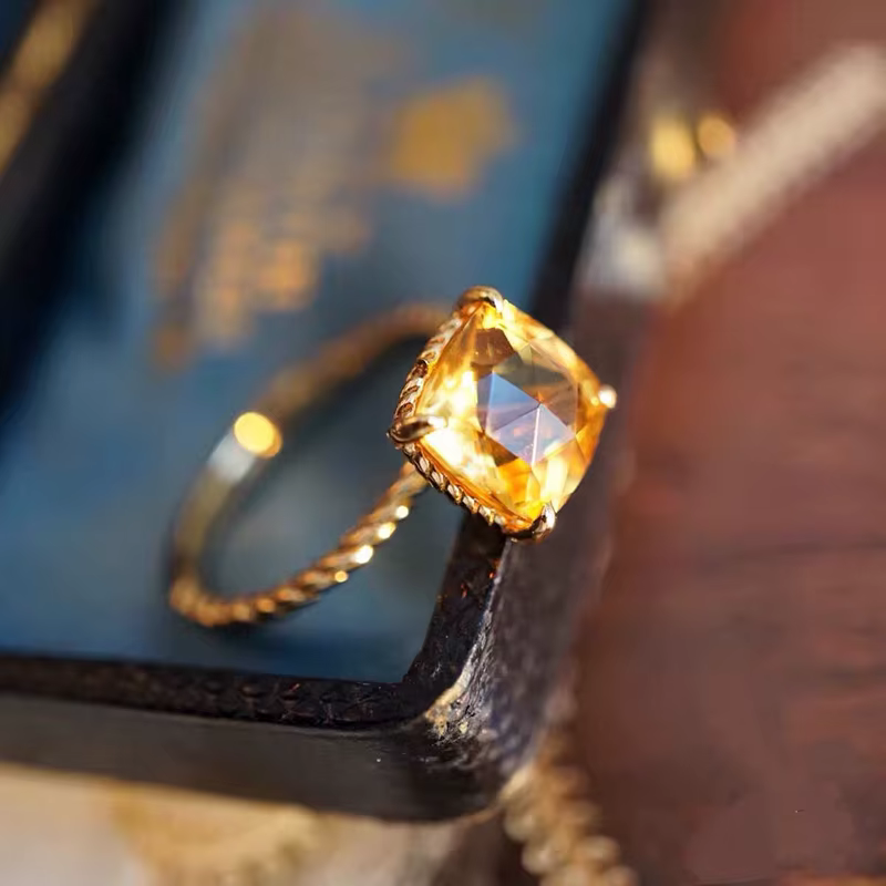 Bague réglable carrée en argent incrusté pour femme