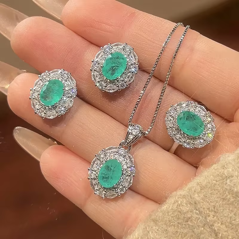 Bijoux ovales émeraude de luxe