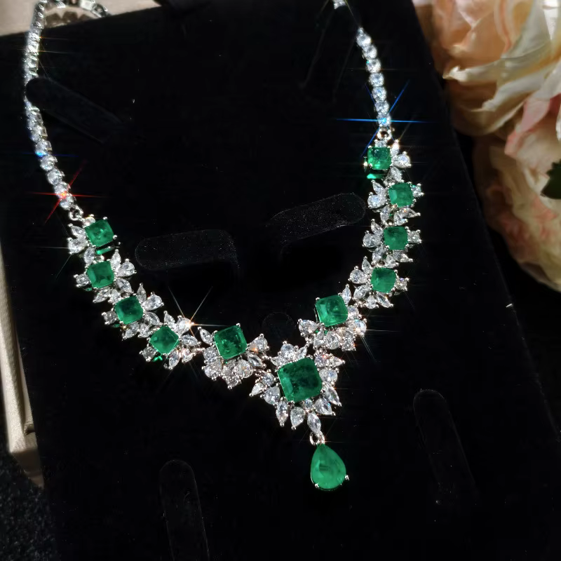 Collier Vintage en diamant émeraude de laboratoire