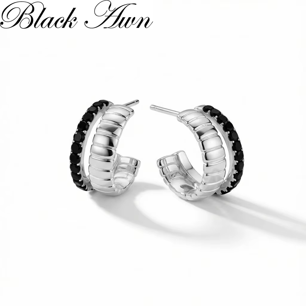 Boucles d'oreilles clous simples couleur argent chaud avec pierre spinelle noire en forme d'étoile