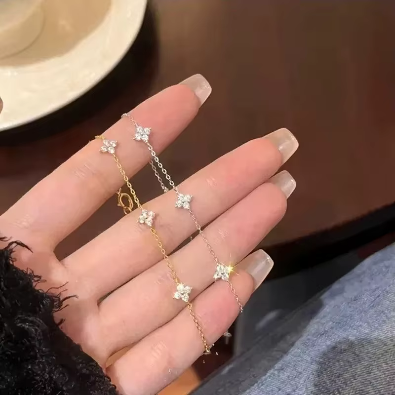 Bracelet à fleurs à quatre feuilles en cristal de haute qualité pour femmes