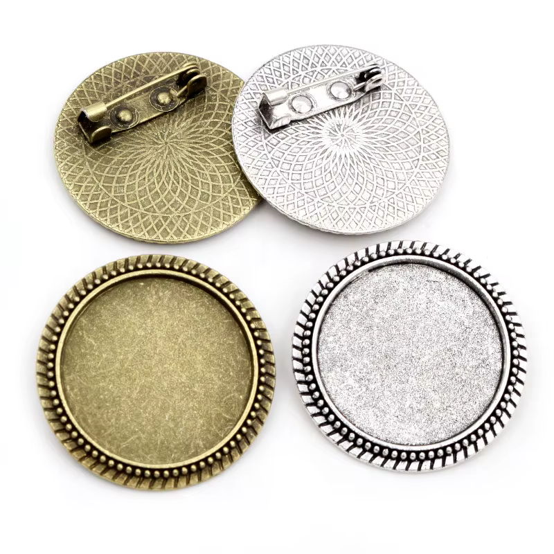 Broche rétro Antique plaquée argent et Bronze