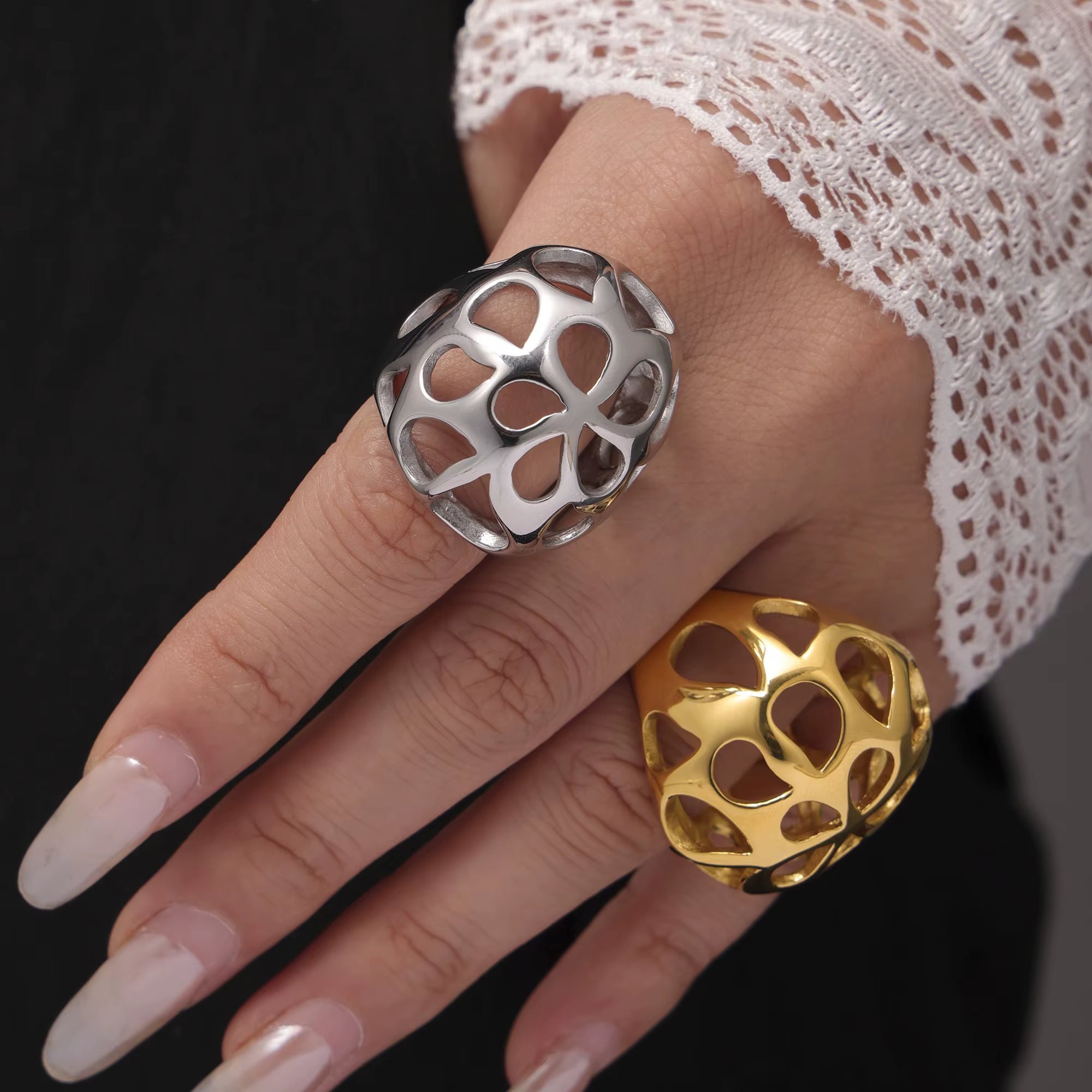 Bague Sphère Creuse en Acier Inoxydable pour Femme