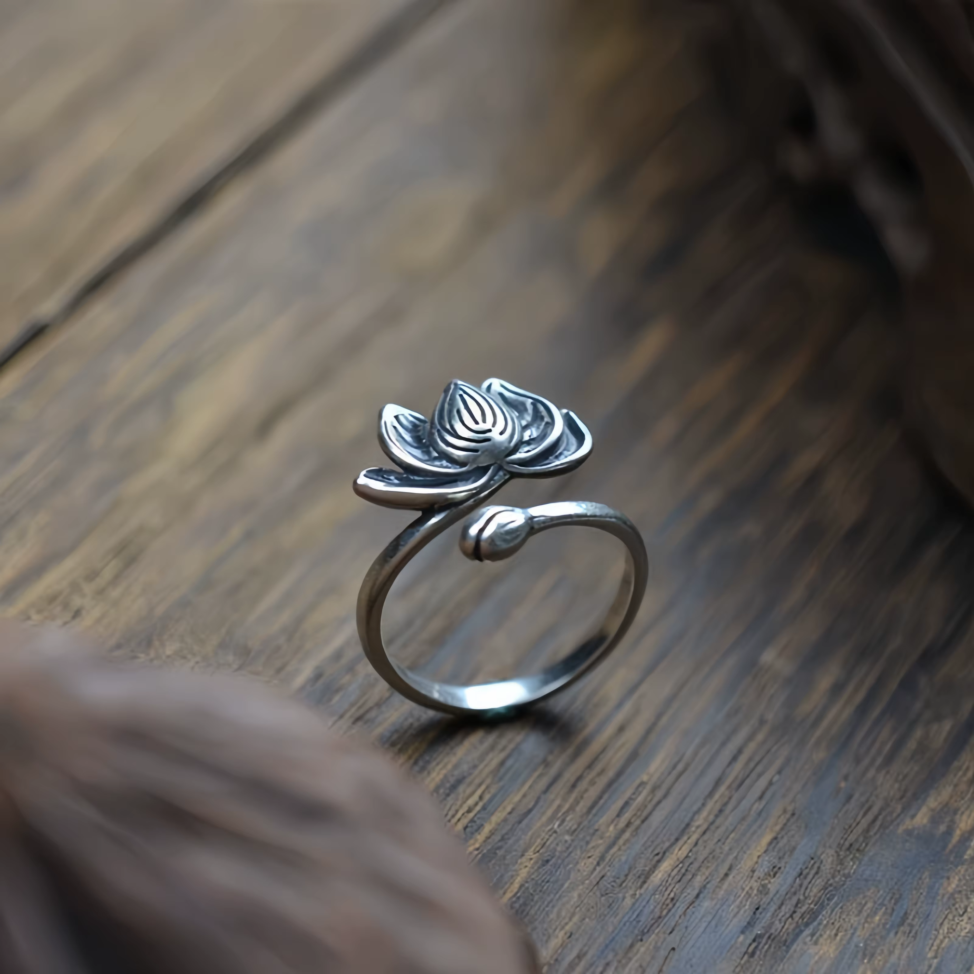 Bague ouverte réglable rétro fleur de Lotus pour femmes