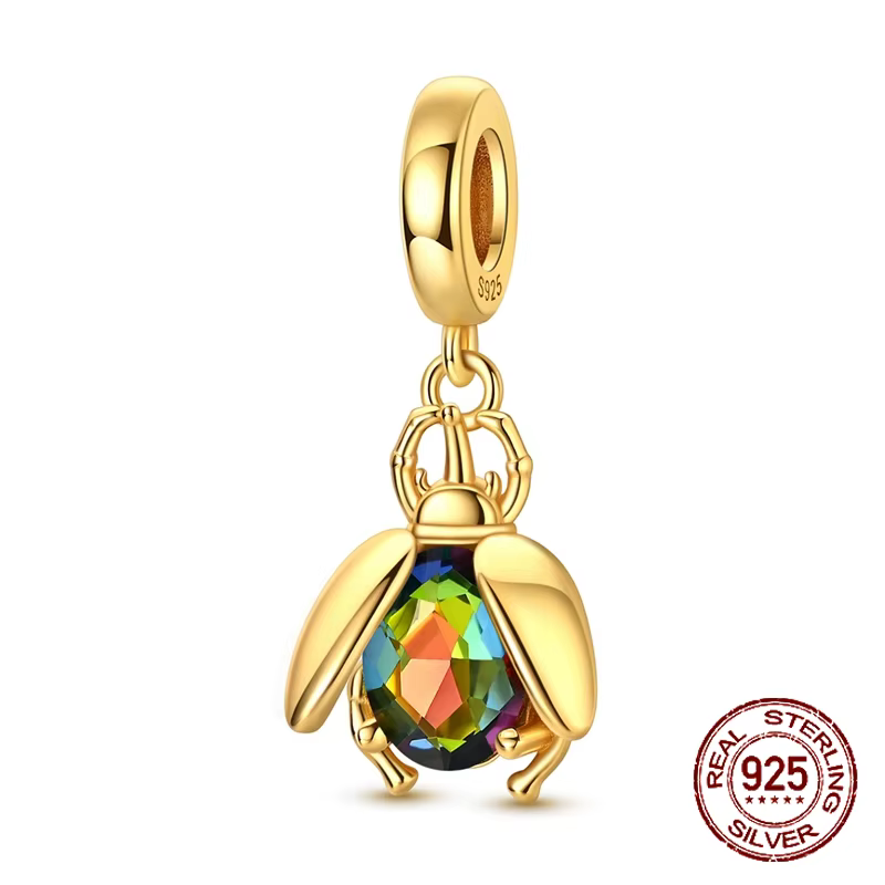 Breloque en argent sterling 925 en forme de scarabée doré avec pierre CZ arc-en-ciel mystique
