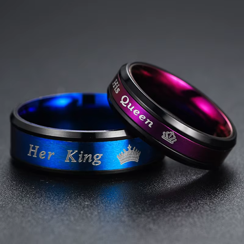 Bague de couple en acier inoxydable pour hommes et femmes, bague de fiançailles, bijoux à la mode, bleu, violet, son roi et sa reine