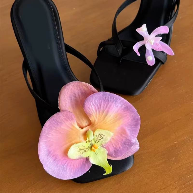 Sandales asymétriques à fleurs Hawaïennes