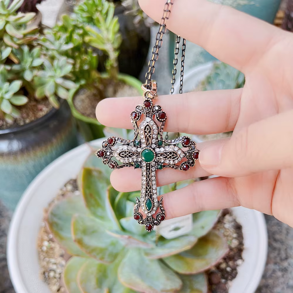 Neovisson Ethnic Jewelry Flower Cross Necklace Antique Gold Color Resin Ladies Favorite Gift Wedding