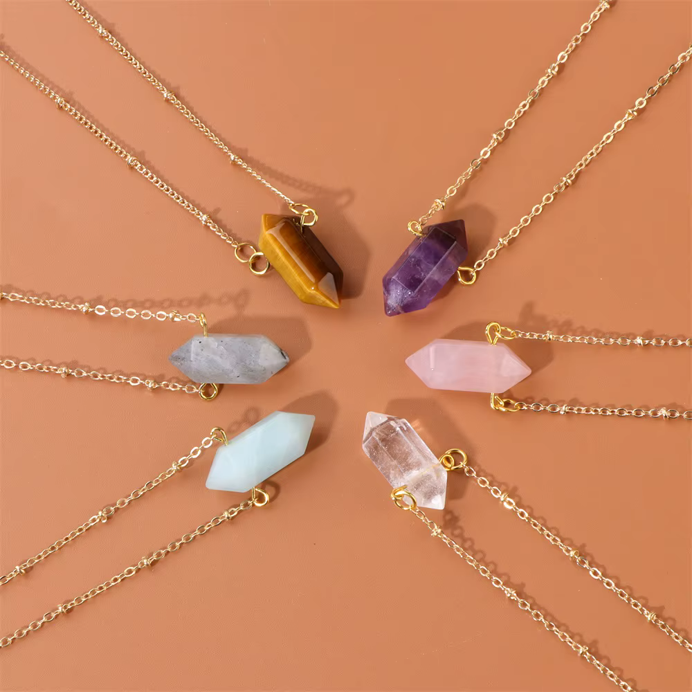 Collier à breloques en pierre naturelle