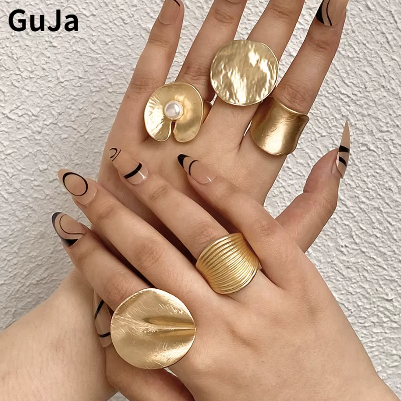 Bijoux à la mode, Design européen et américain