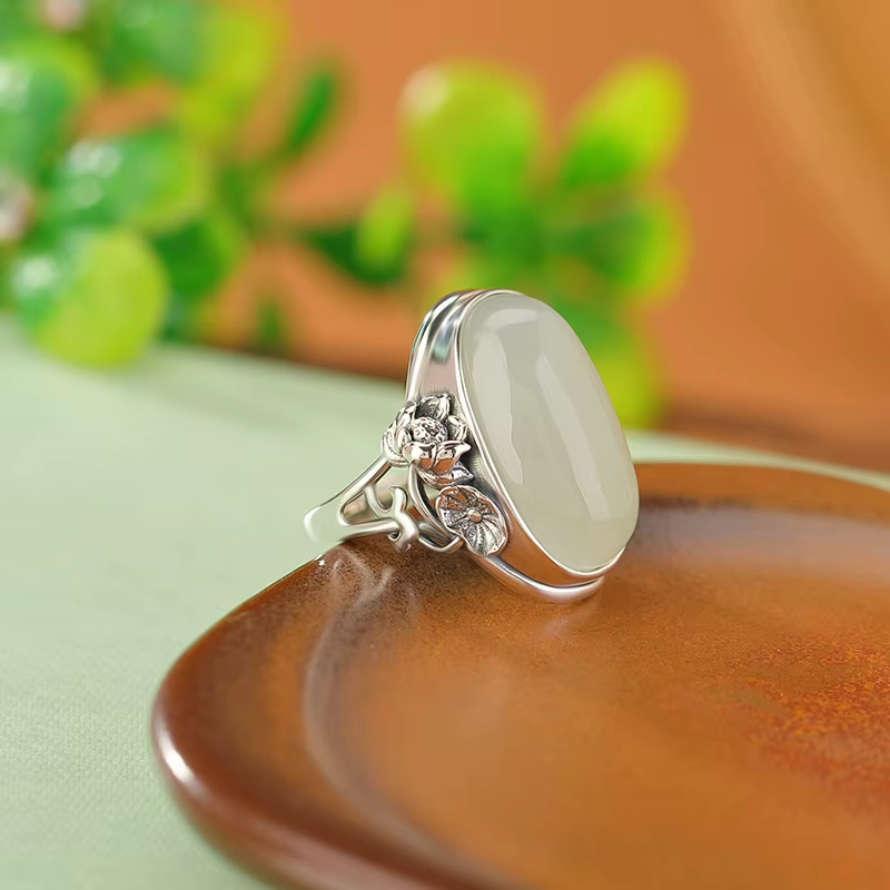 Bague de luxe en forme d'œuf de Jade pour femmes
