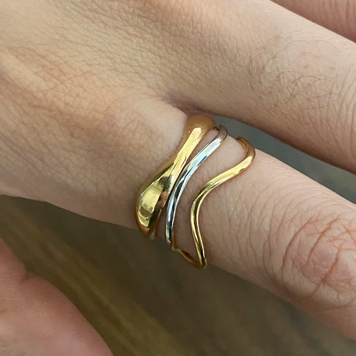 Yori – bague ondulée multicouche pour femmes