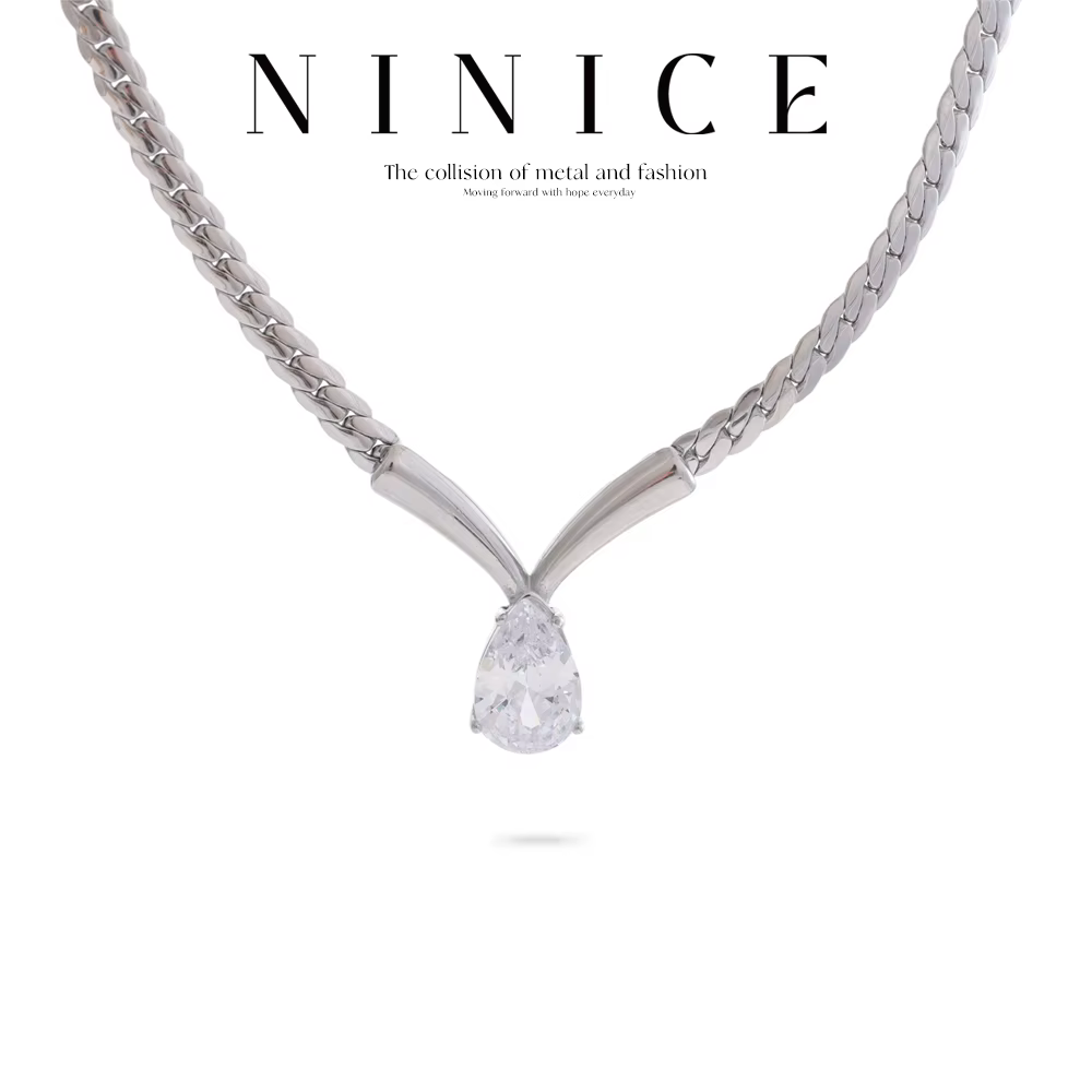 Colliers pour femmes bijoux en acier inoxydable Original Cube zircone pendentif PVD plaqué brillant cadeau personnalisé