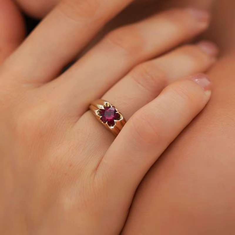 Bagues classiques en forme de fleur de pierres précieuses rouges pour femmes