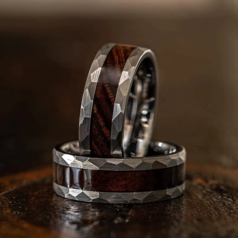 Bagues en acier inoxydable pour hommes, couleur argent martelé, 8MM, anneaux en bois de Koa pour hommes, bijoux de mariage, bague de fête, livraison directe
