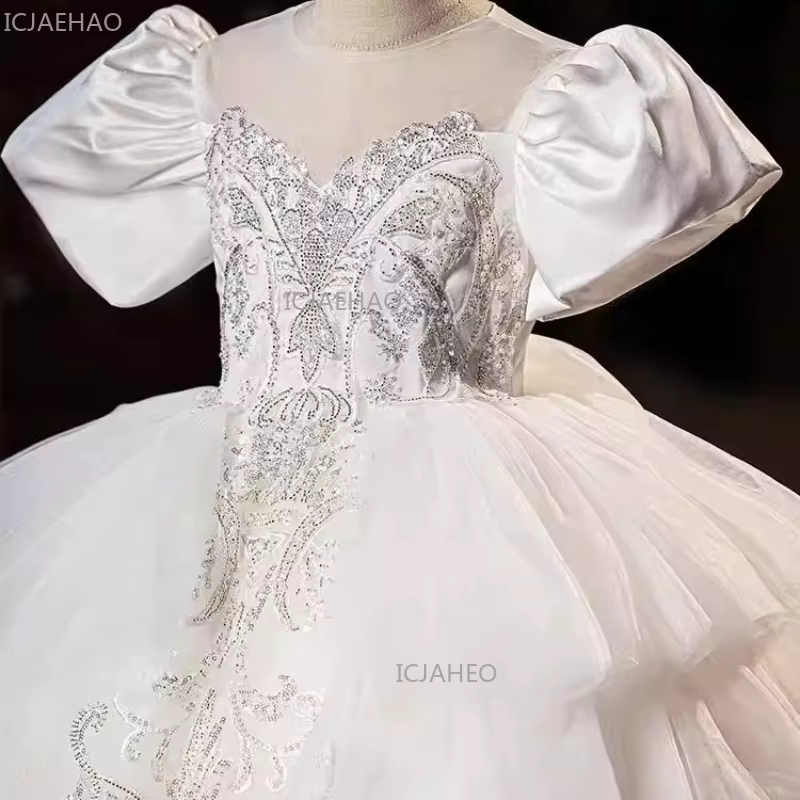 Robe de princesse blanche pour filles avec traîne