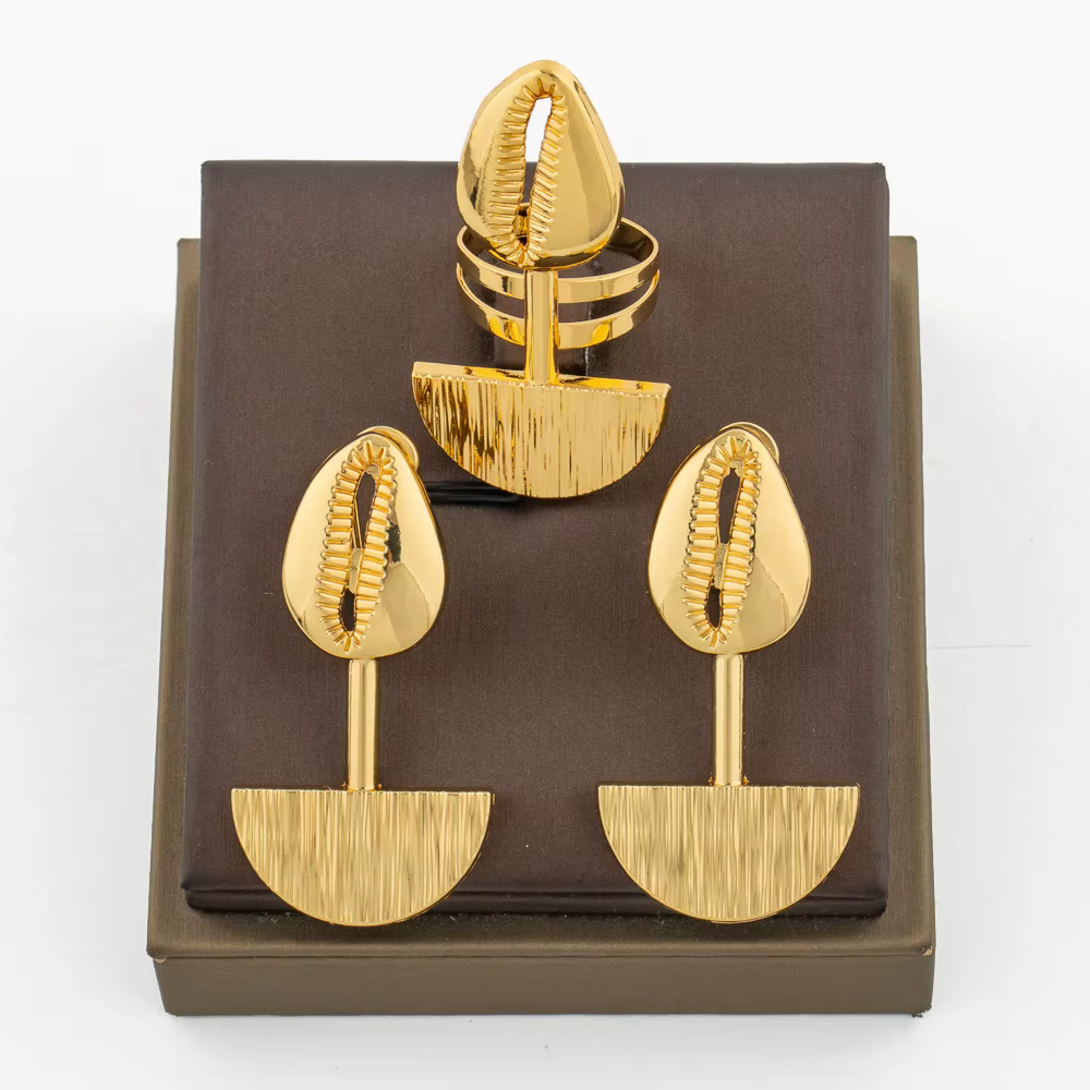 Ensemble de bijoux plaqués or pour dames