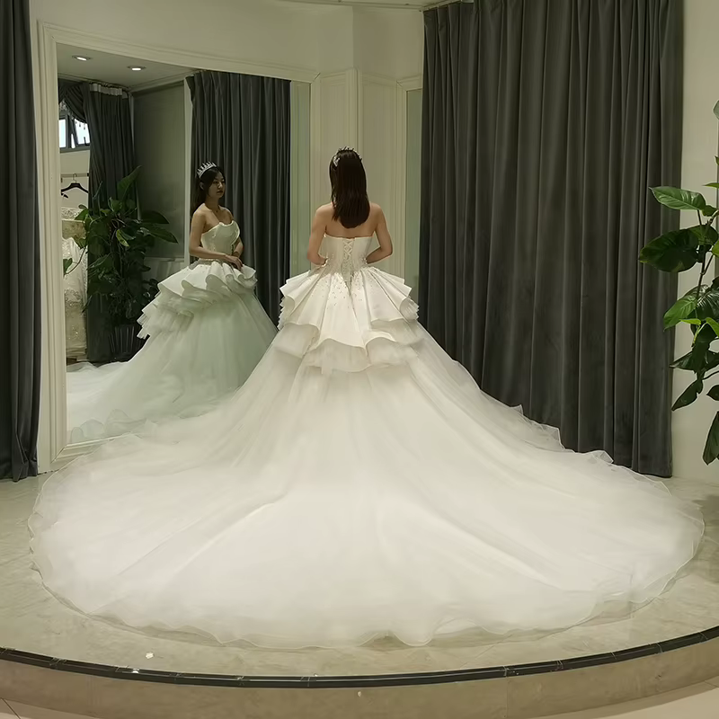 8302 Personnalisé robe de mariée boutique en ligne célébrité satin perlé Hors épaule haute qualité princesse