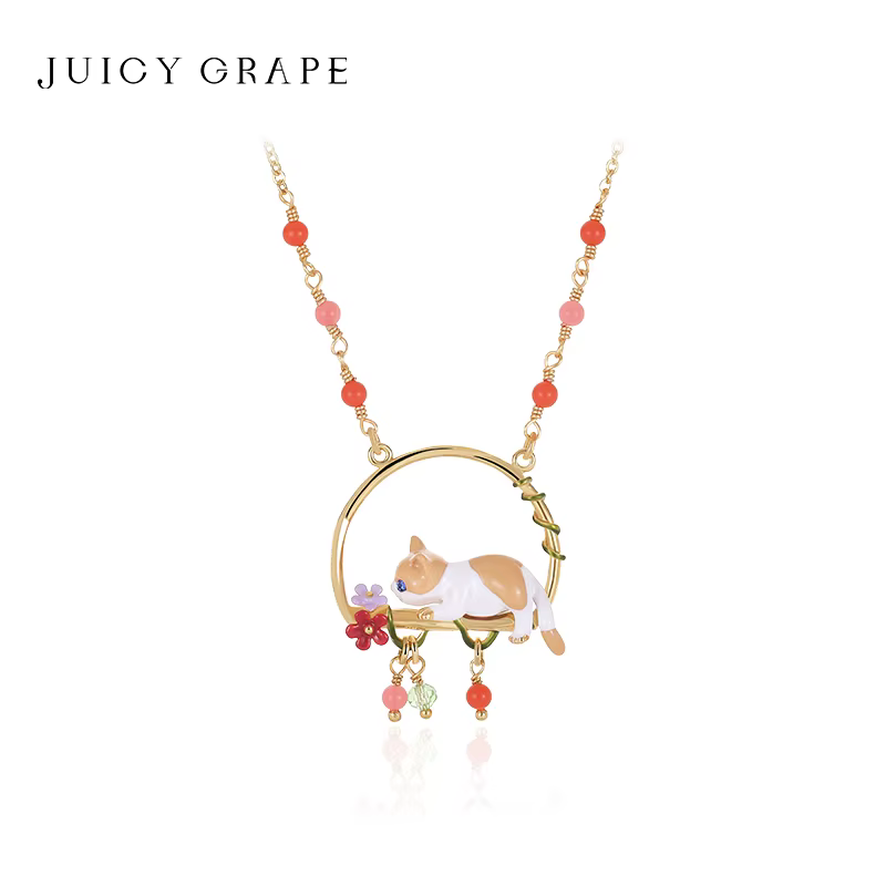 Collier chat raisin juteux - Pendentif en émail plaqué or 18 carats | Bijoux tendance 2024 fabriqués à la main pour