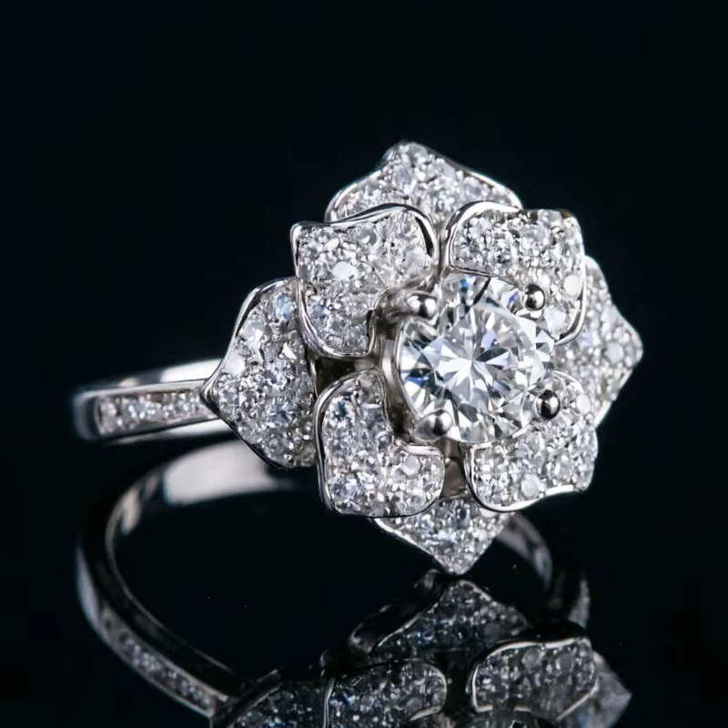 Bague de promesse en zircone synthétique de luxe Dazzle