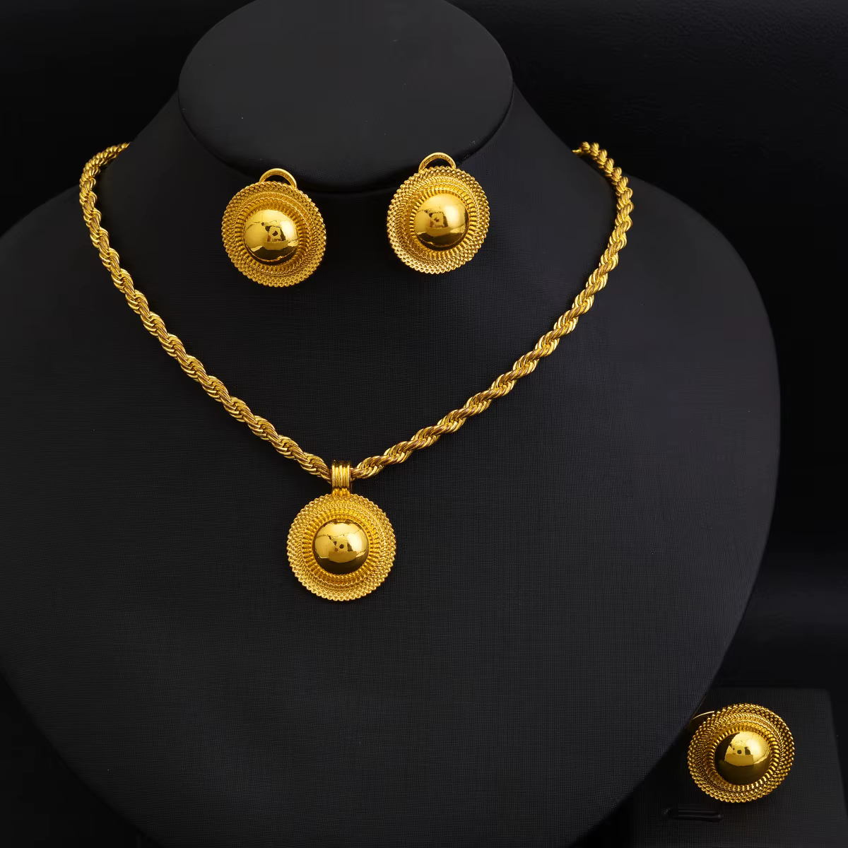 Ensemble de bijoux éthiopiens classiques couleur or