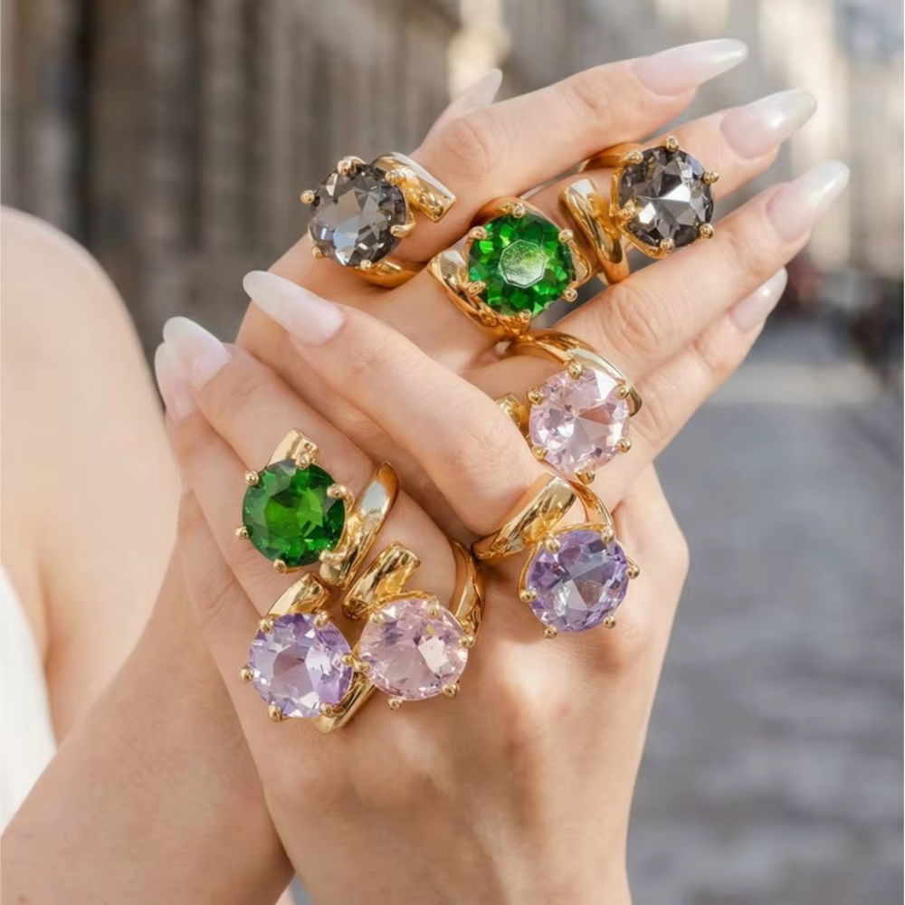 Bagues scintillantes en gros zircon pour femmes