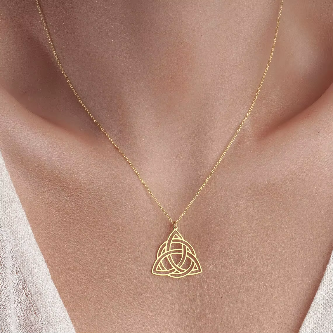 Collier pendentif géométrique avec nœud celtique Viking pour femmes et hommes